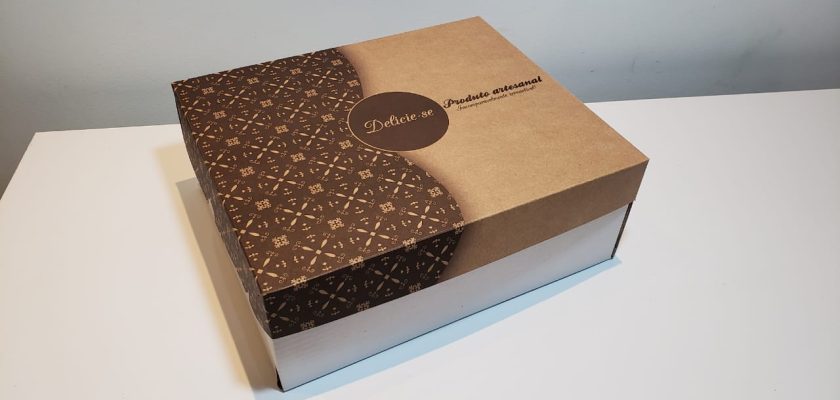 Caixa de Papelão para Bolo